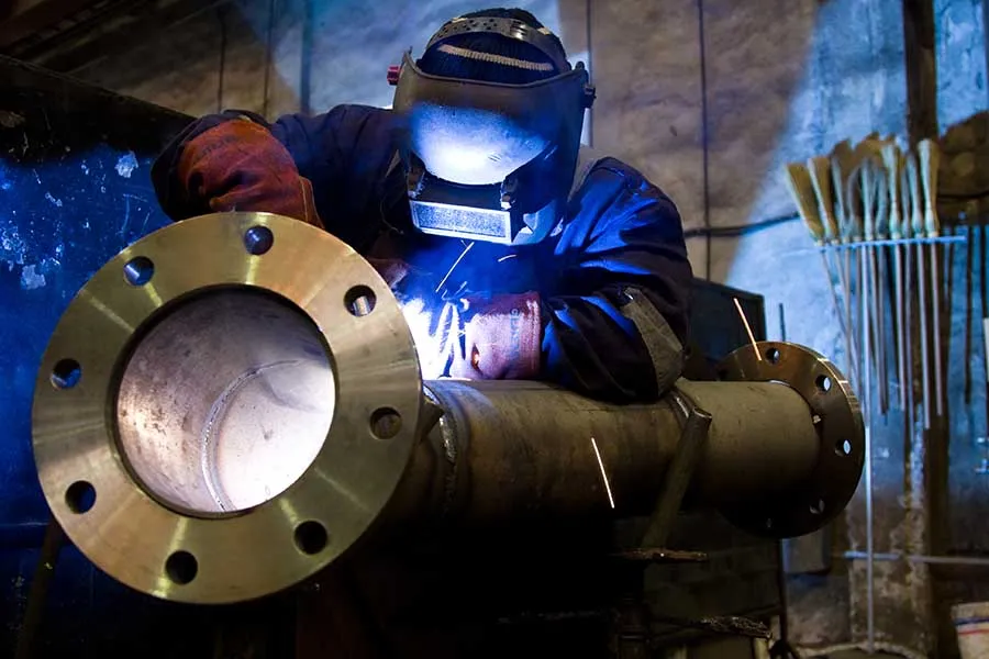 welder welding pipe